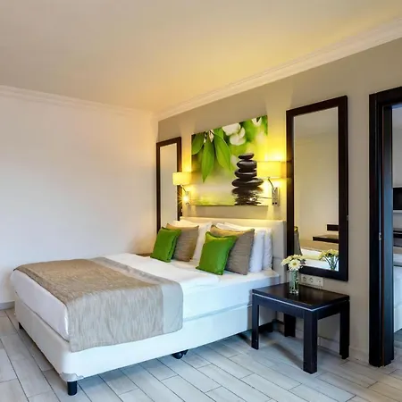 Bay - Adults Only 말마리스