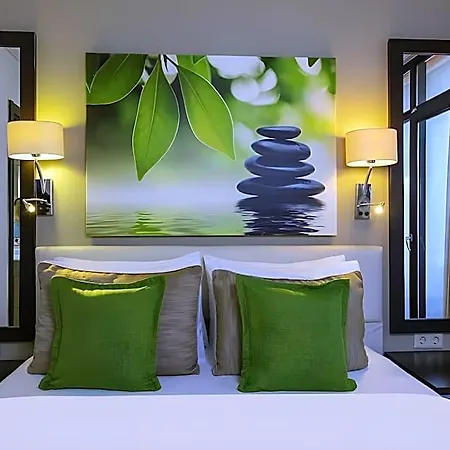 Hotel Bay - Adults Only