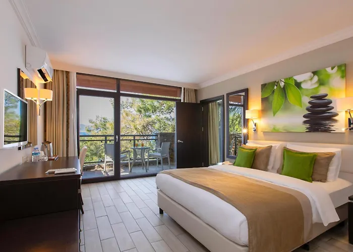 Bay - Adults Only マルマリス